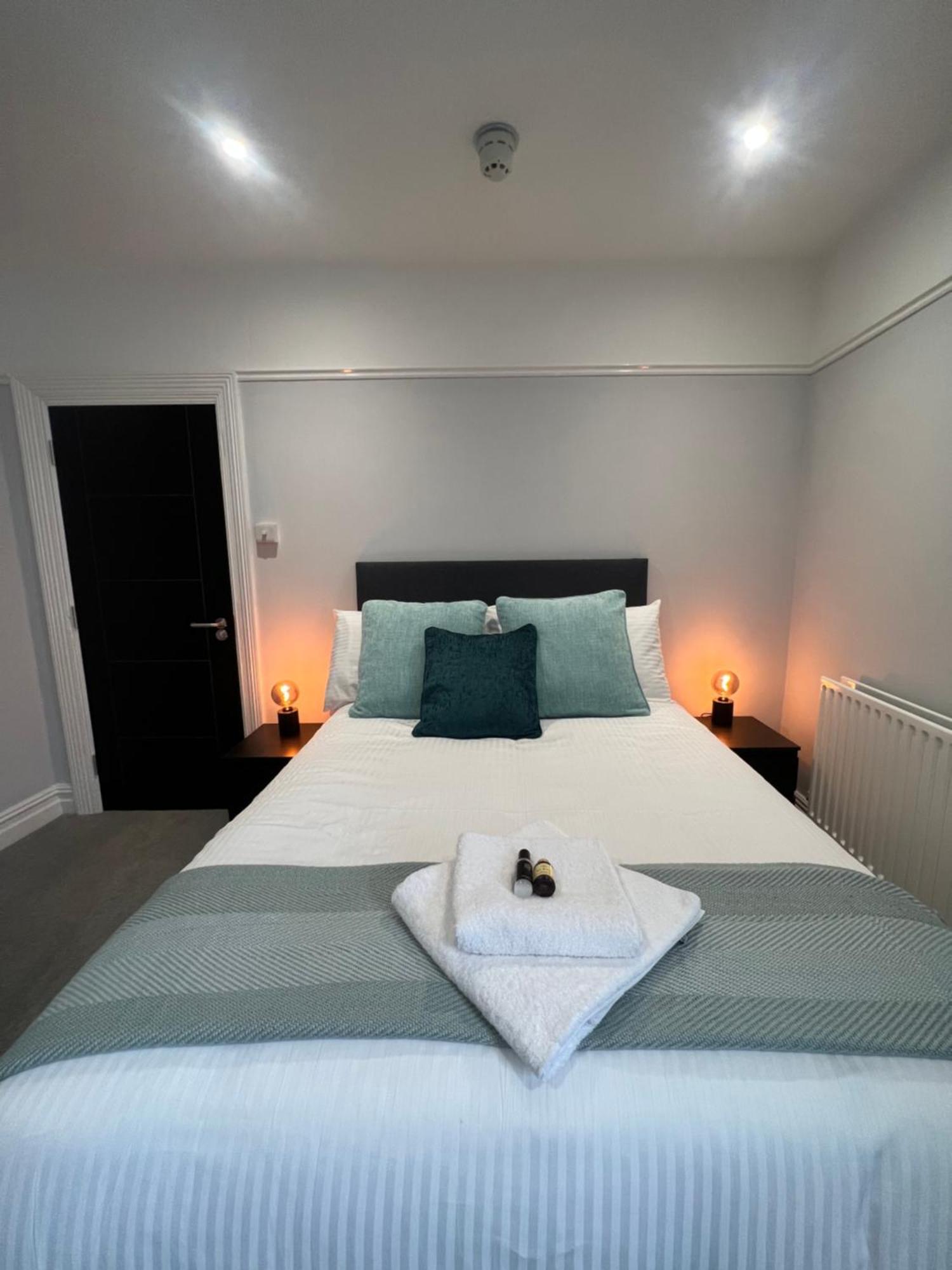 Brynhyfryd Guest House Cardigan Bagian luar foto
