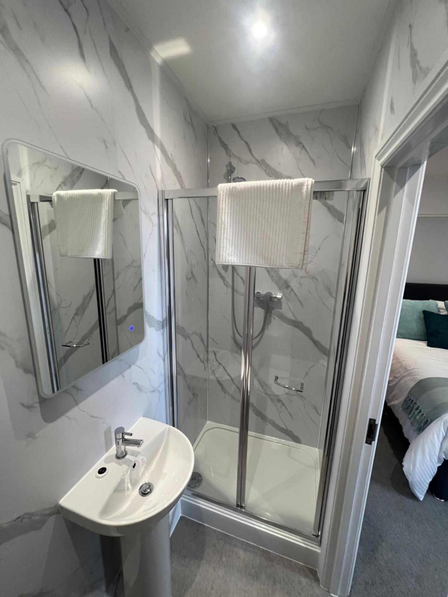 Brynhyfryd Guest House Cardigan Bagian luar foto