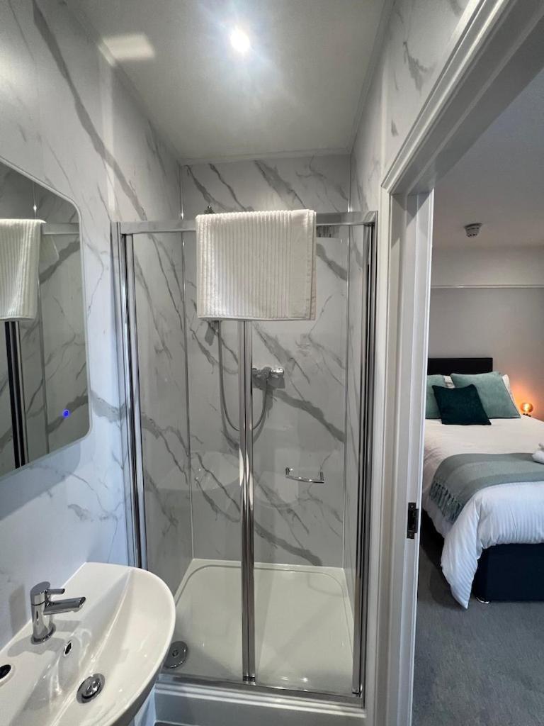 Brynhyfryd Guest House Cardigan Bagian luar foto