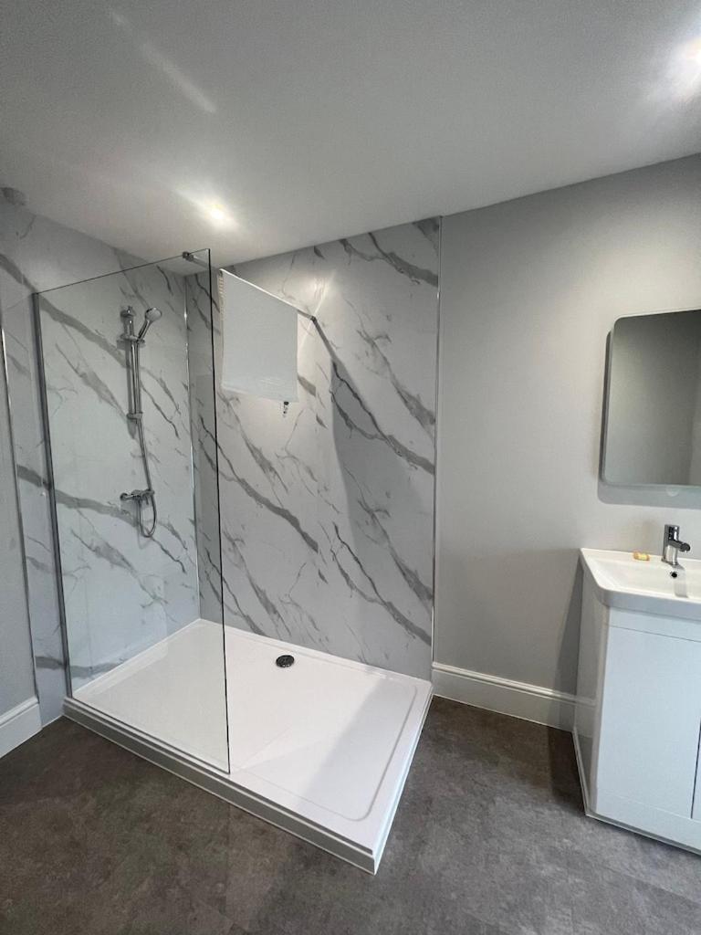 Brynhyfryd Guest House Cardigan Bagian luar foto